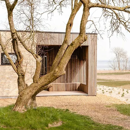 Danish Design By Helnaes' Edge בית נופש *