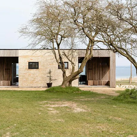 בית נופש Danish Design By Helnaes' Edge אברופ