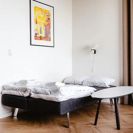 Danish Design By Helnaes' Edge אברופ